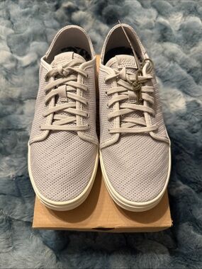 OluKai Pehuea Li Light Gray Knit Low-Top Sneakers